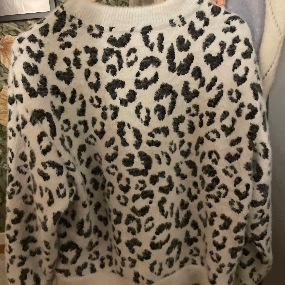 Leopard stickad tröja - 90