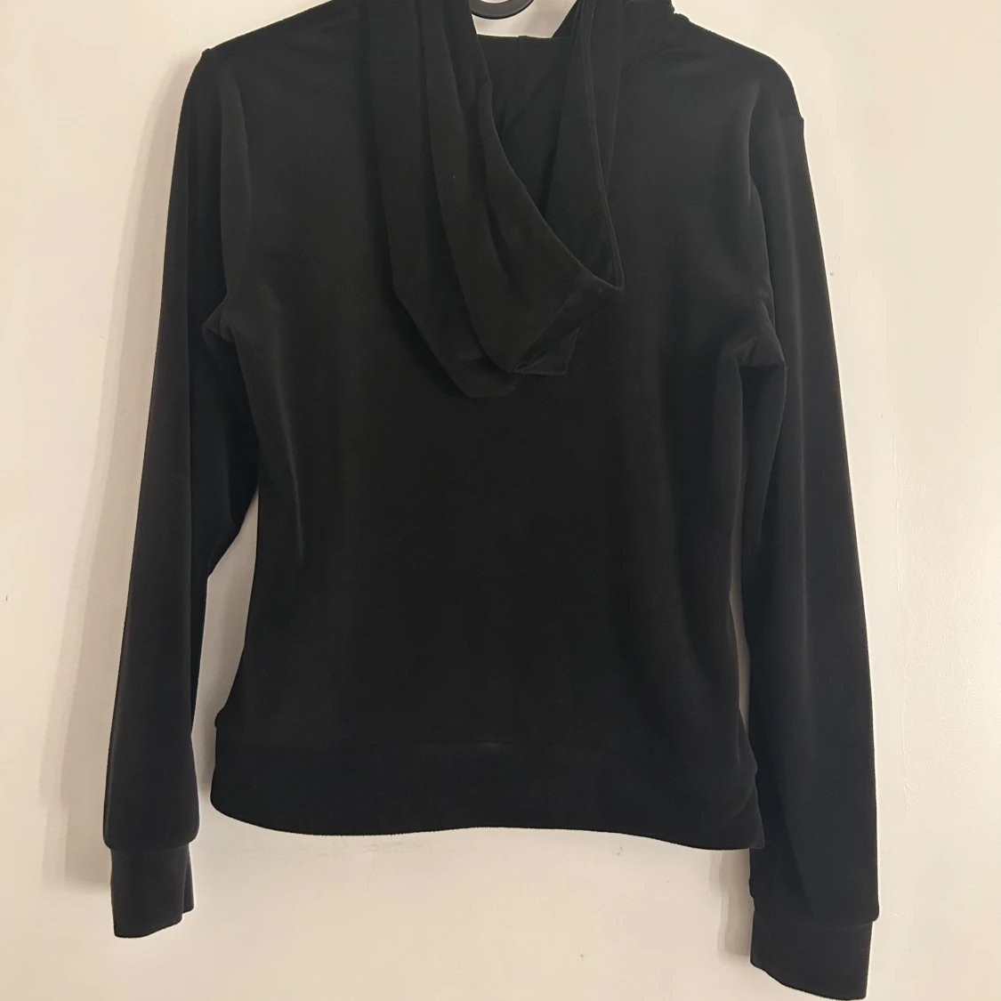 Svart fleecejacka från Gina Tricot - 90