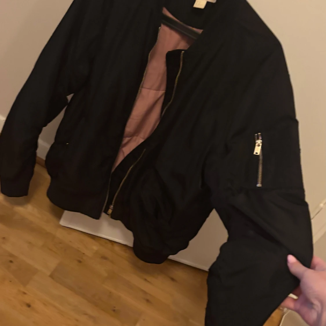 Svart bomberjacka från H&M - 1