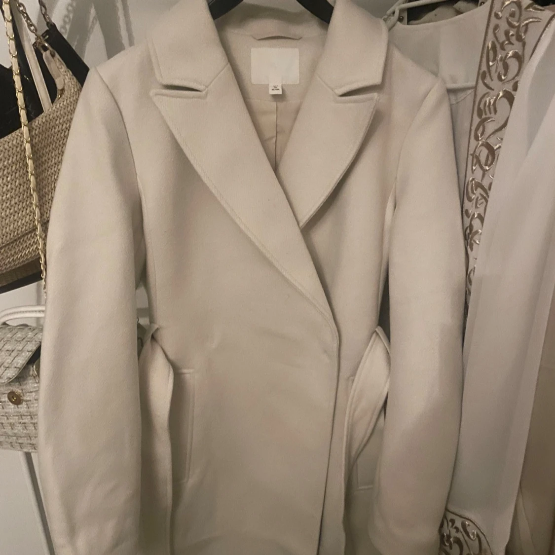 Beige kappa med bälte - 90