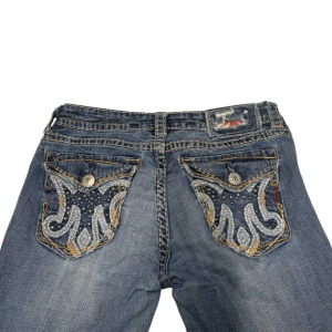 Slim boot - Slim bootcut jeans. W 28| 32. Midjemått rakt över: 38,5cm. Innerbenet : 82cm. Ytterbenet: 103cm. Kontakta vid intresse eller vid frågor!