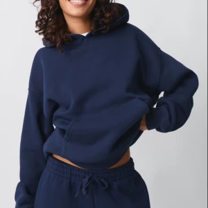 Hoddie  - Säljer den blåa hoddie från Gina då den inte kommer till användning🩷