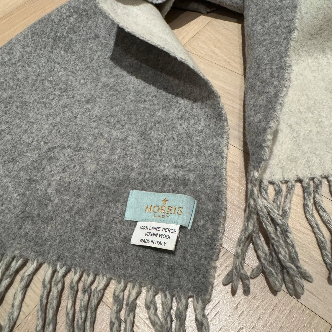 Grå och vit halsduk från Morris - 91