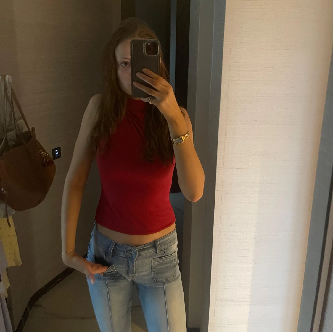 Röd ärmlös topp - 90