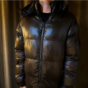 Brave soul vinterjacka  - Riktigt fin vinterjacka från Brave soul. Varm och sköns Storlek S passar även M!  inga defekter 😁