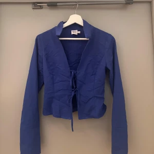 Blå topp - Söt blå topp från princess polly! Köpt i Australien