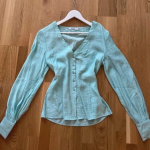 Blus - Helt oanvänd blå blus, skjorta 👔 
