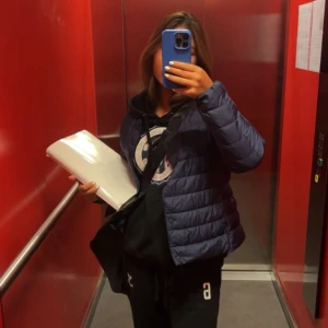 Uniqlo jacka - Hör av dig för fler bilder! Säljer för den ej kommer till användning🥰
