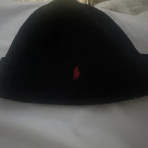 Ralph lauren mössa - Bra skick Nypris 1000
