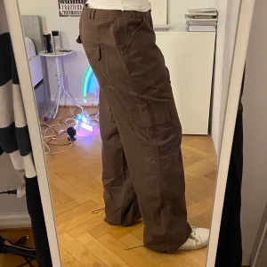 Baggy fit cargos - Jättefina baggy cargo byxor. Använda ett par gånger.