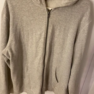 Grå Kofta - Använt ett par gånger.