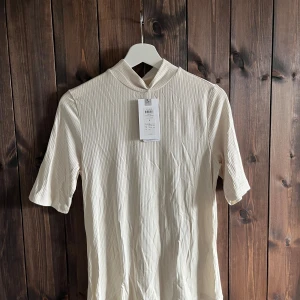 Ny t-shirt - Från Vila med lapp kvar❤️