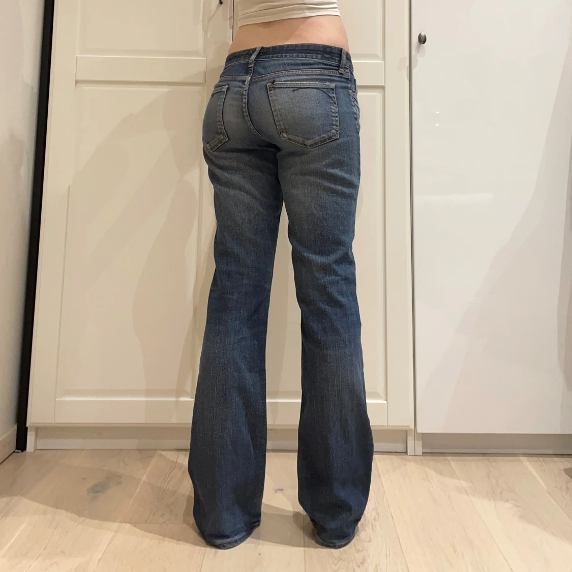 Lågmidjade bootcut jeans från gamla H&M💕