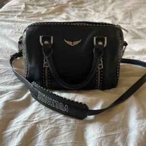 Zadig väska - Sunny XS studs bag. Bra skick. Nypris ca 4500 kr. 