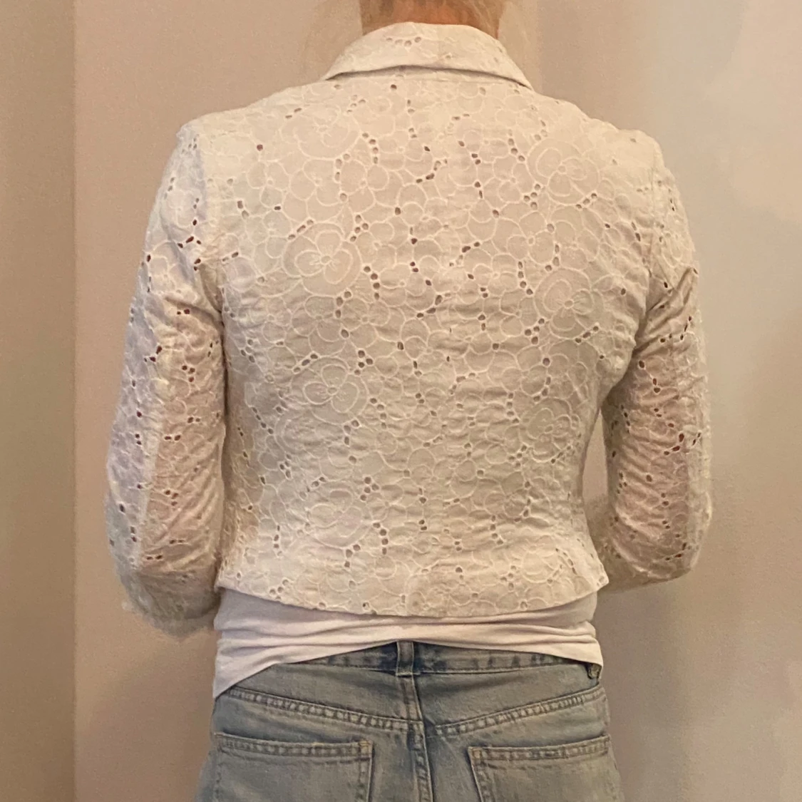 Vit spetskavaj från H&M - 90