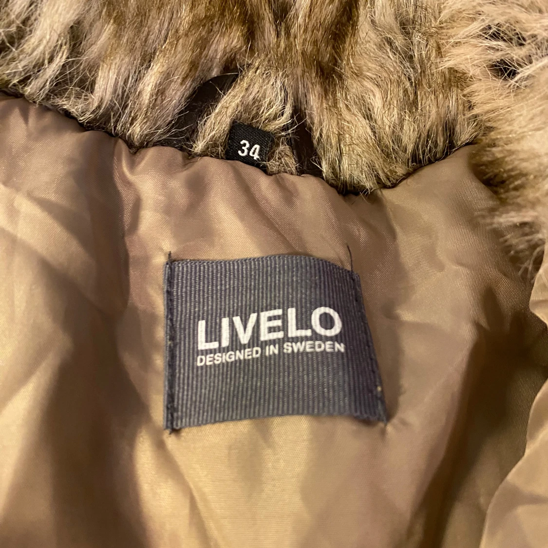 Brun pälsväst från Livelo - 92