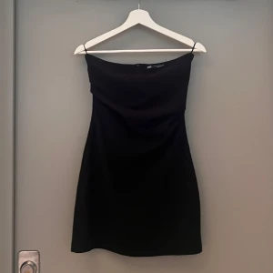 Zara klänning  - Mini klänning från Zara passar XS och S