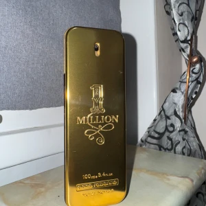 1 Million Eau de Toilette  Paco Rabanne - One million parfym EDT. Cirka 97% kvar, endast testad några ggr.