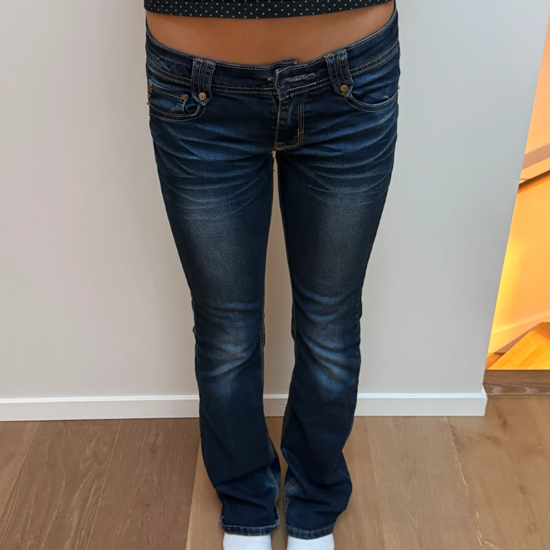 Blå bootcut jeans