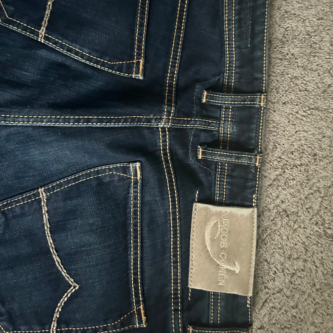 Mörkblå jeans från Jacob Cohen - 3