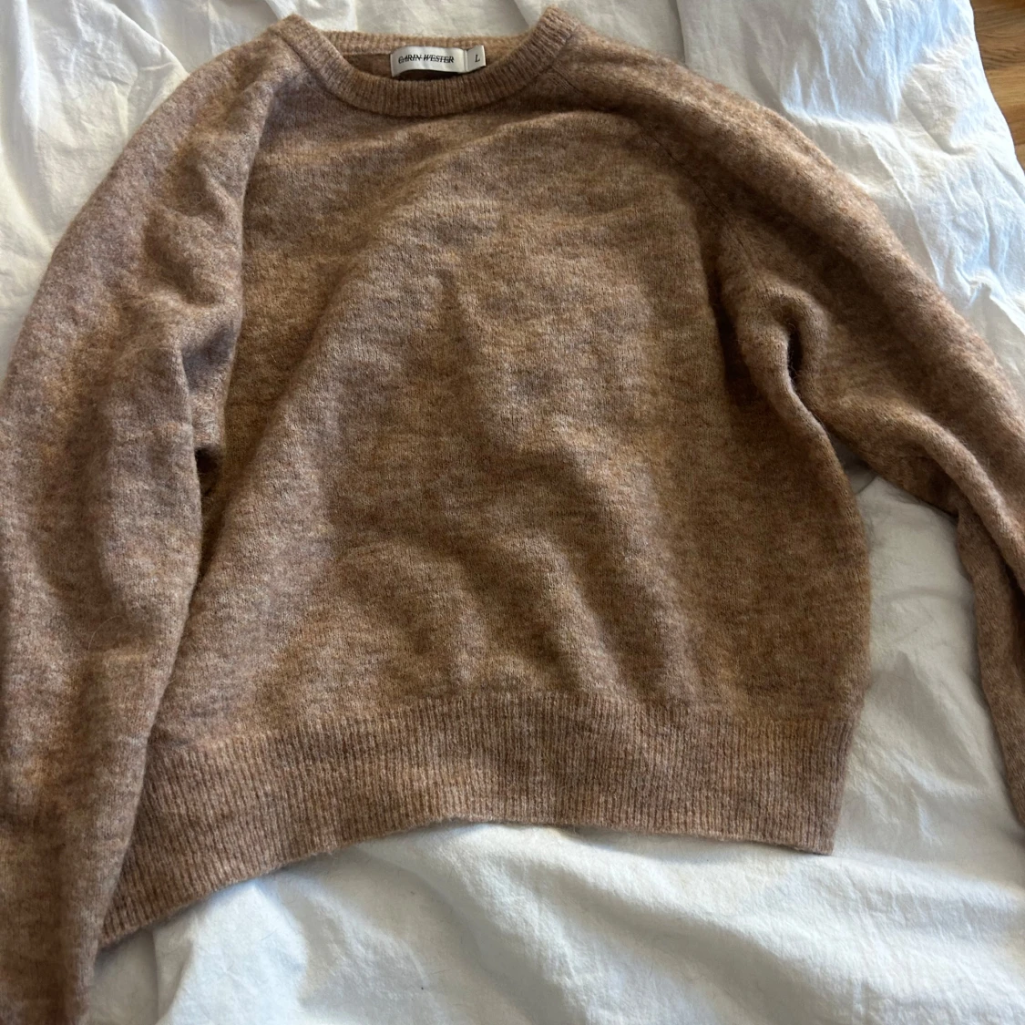 Brun stickad tröja från Carin Wester