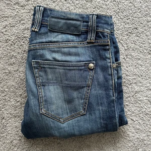 Tramarossa Jeans - Tramarossa jeans i mycket bra skick | Stolek W30 Nypris cirka 6000kr | Hör av dig vid frågor eller funderingar!