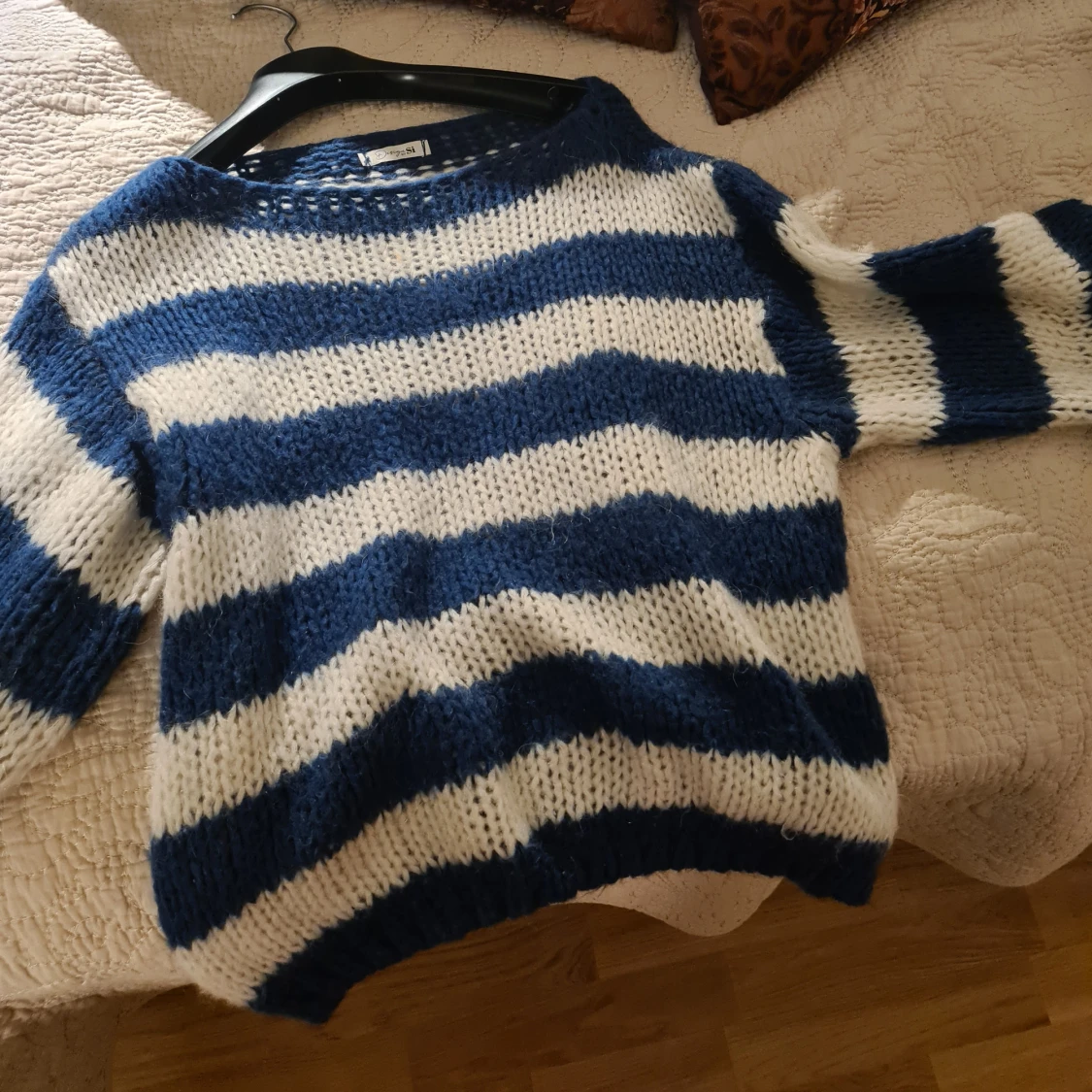 Stickad tröja från design by si