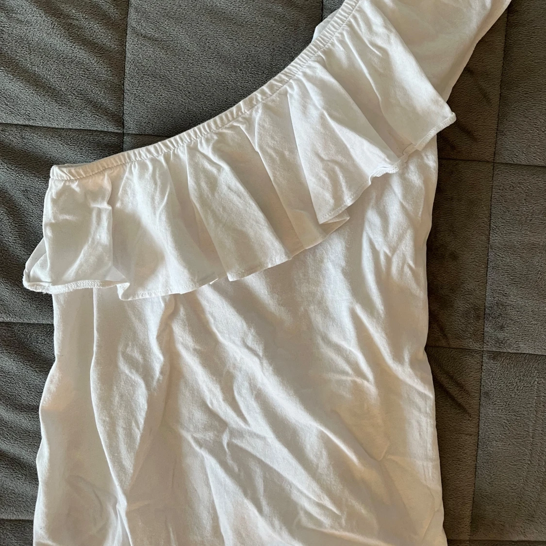 Vit offshoulder topp från L.O.G.G.