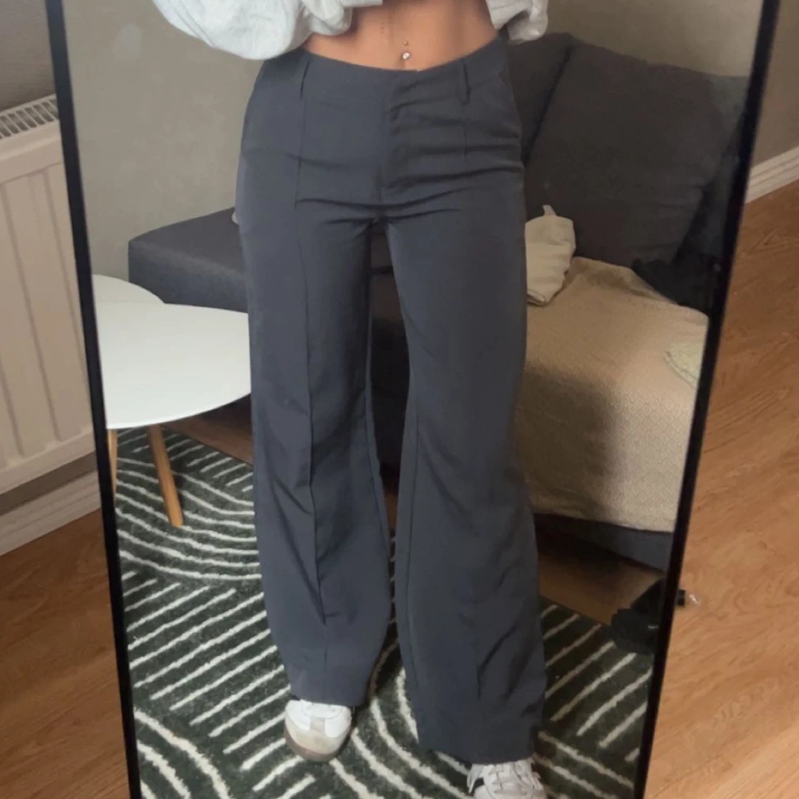 Gråa kostymbyxor från Venderby's - 1