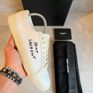 Saint Laurent skor - Saint Laurent court classic | skick 9/10 topp! | storlek 40 passar större | allt og! | skriv vid frågor 