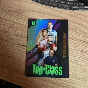 Top Class fotbollskort - Säljer ett Top Class fotbollskort, pure football. Den är lite skrynklig på vänster sida och är därför lite billigare. Priset kan sänkas ännu mer vid förfrågan så fråga mig om du vill köpa för billigare pris.