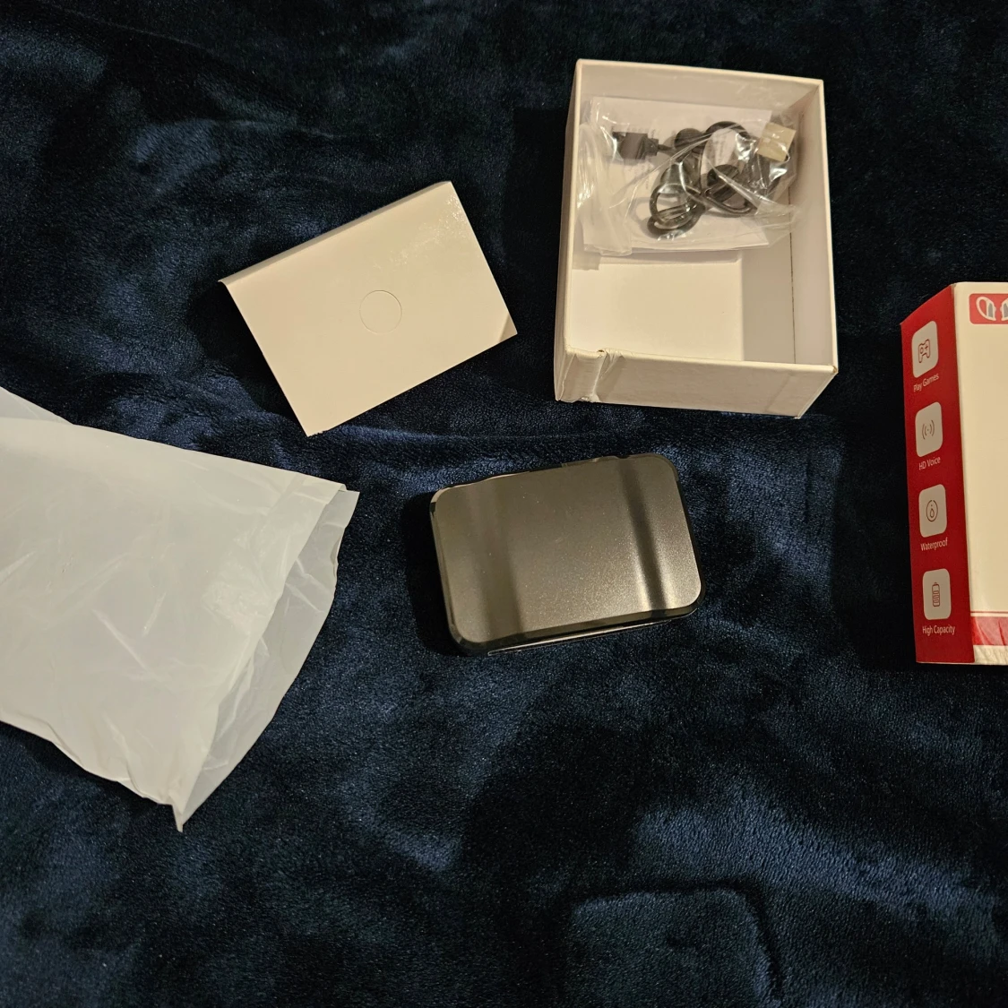 Svarta trådlösa hörlurar med laddningsetui - 1