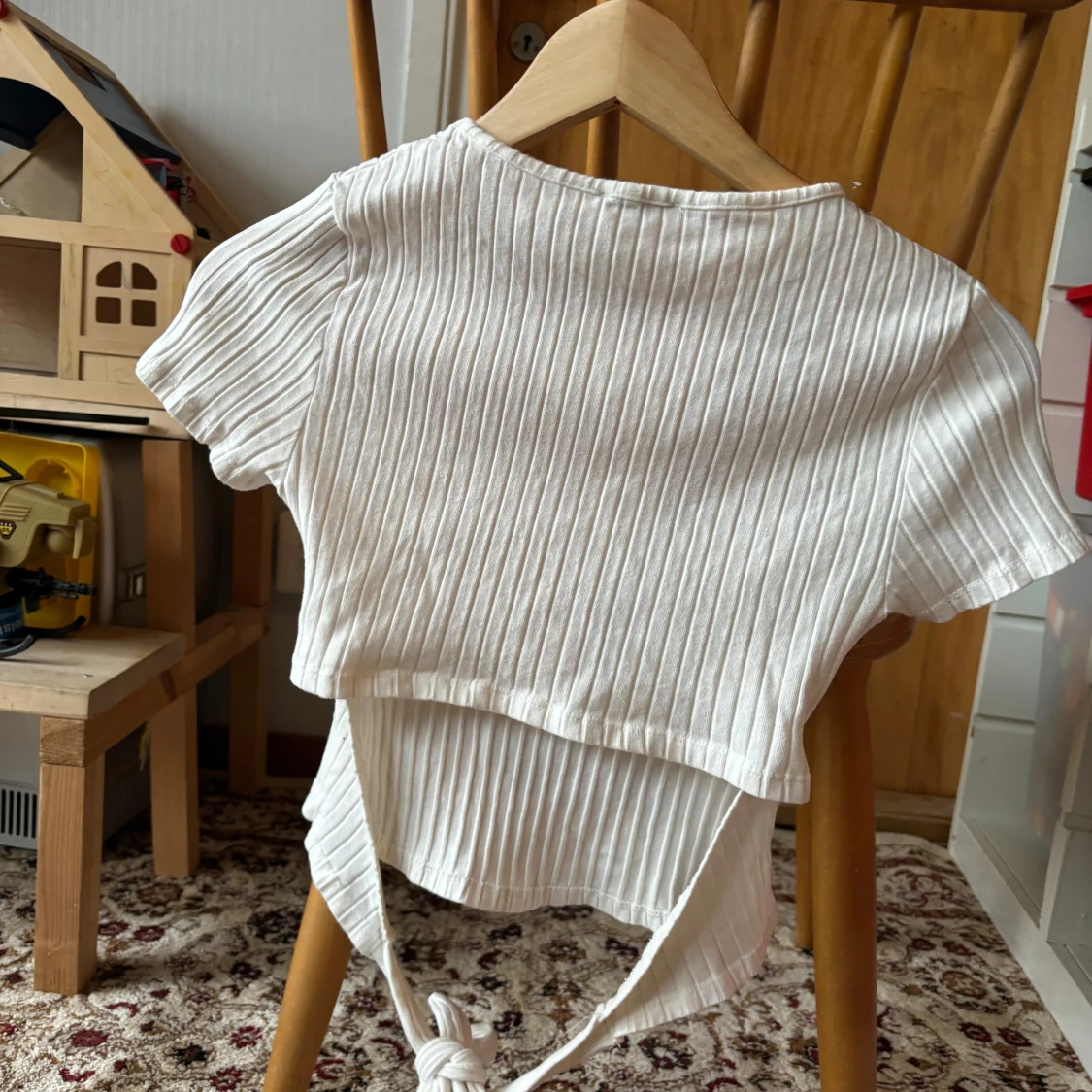 Vit ribbad topp - 90