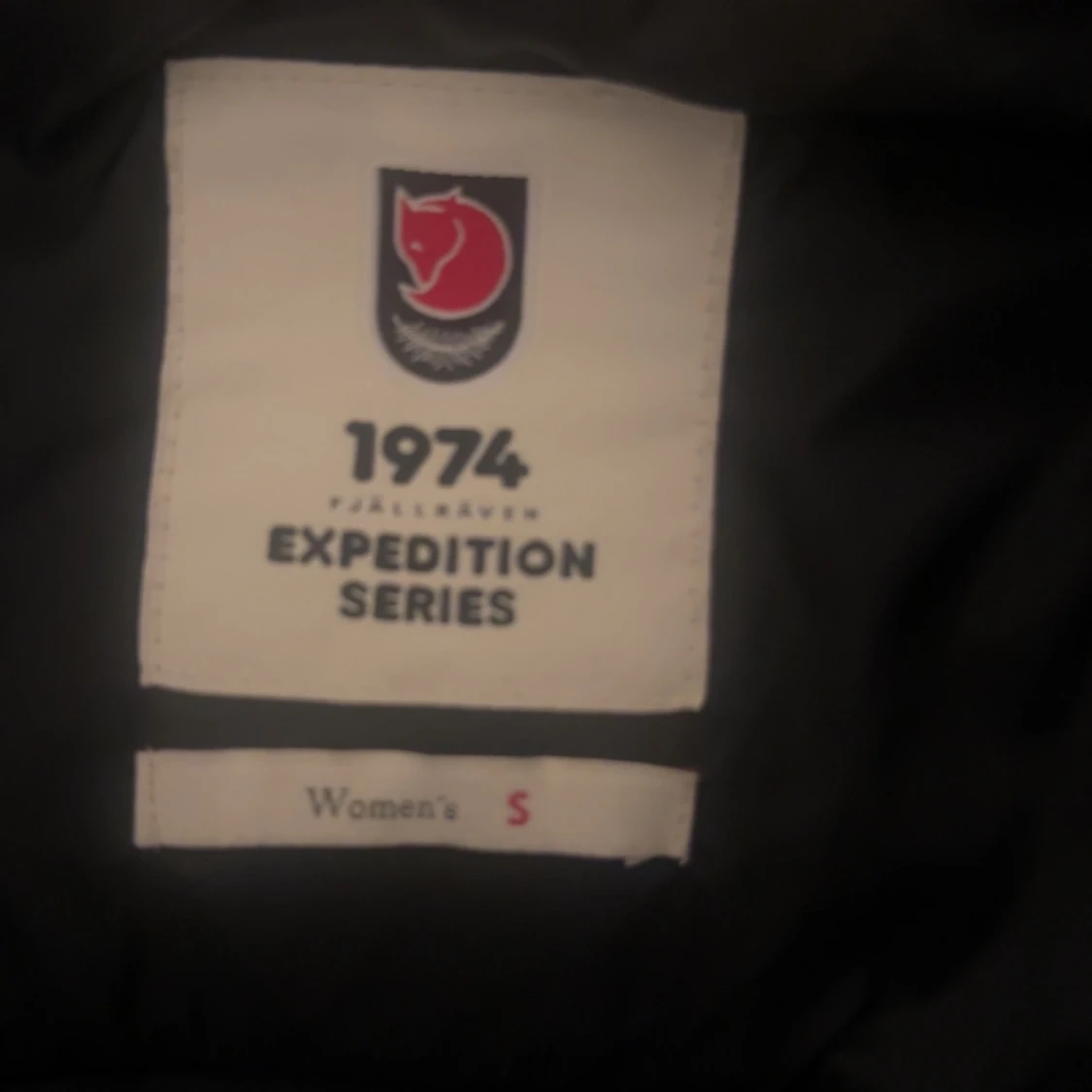 Svart dunjacka från Fjällräven - 91