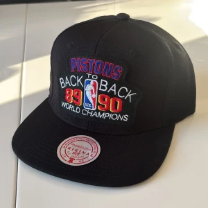 Michell & Ness Kes - Nyskick.