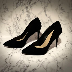 NEW LOOK KLACKSKOR - Säljer dessa New Look klackskor då KICKS UF säljer skor.