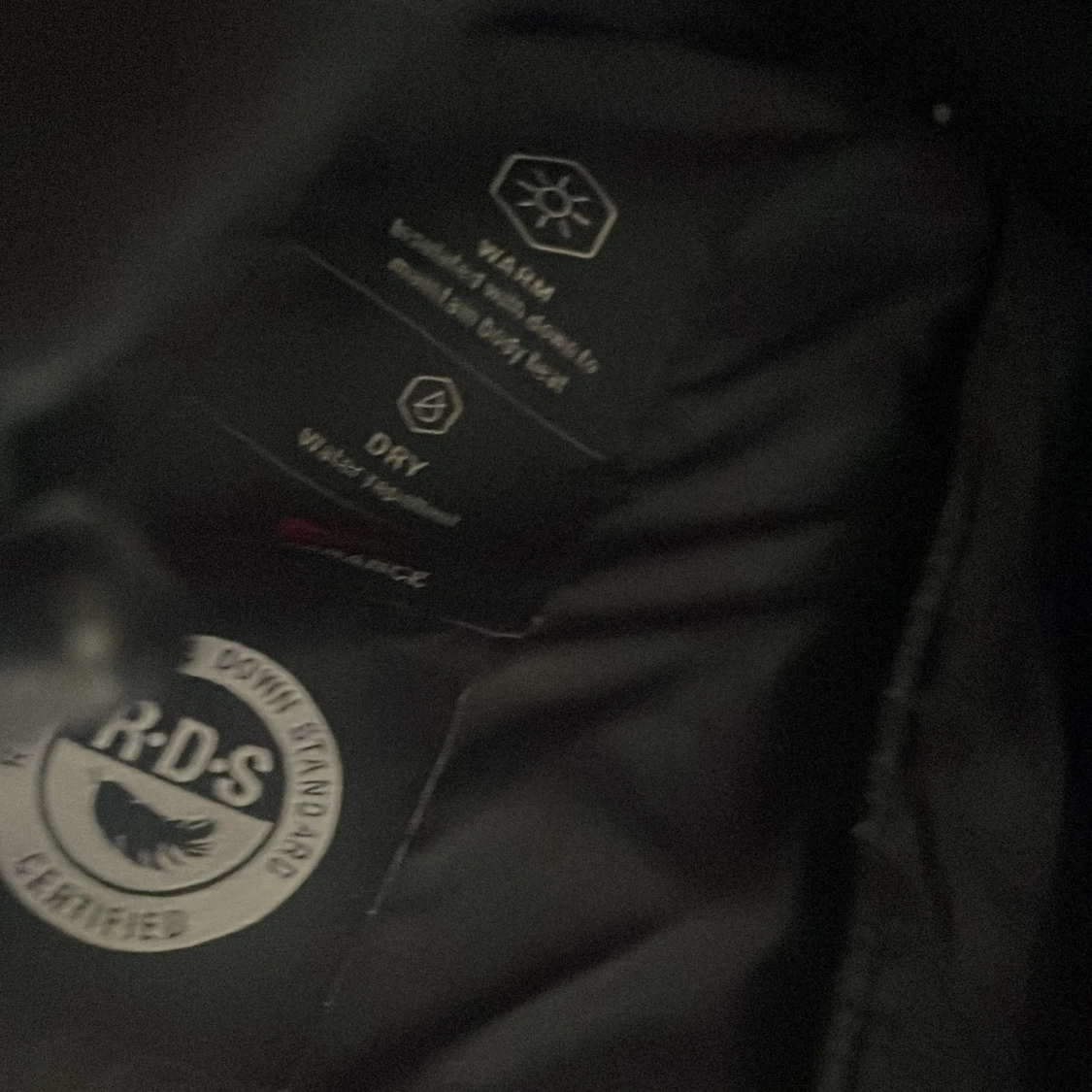 Svart pufferjacka från Levi's - 93