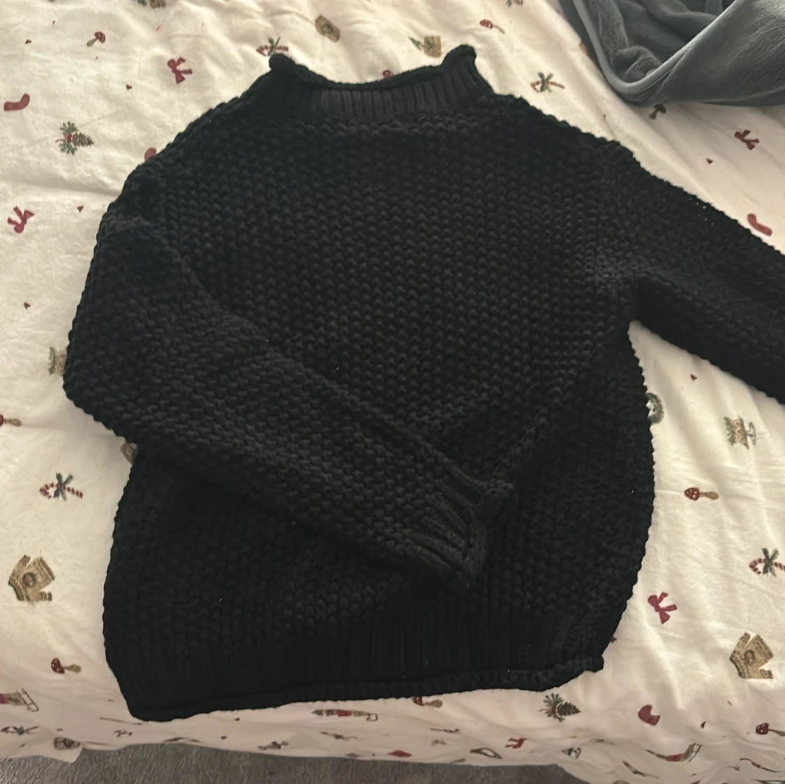 Svart stickad tröja från NA-KD