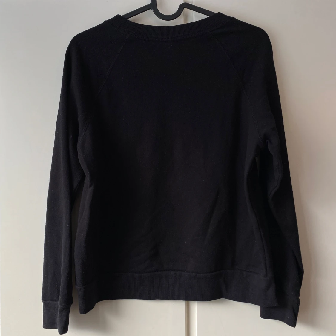 Svart sweatshirt - 90