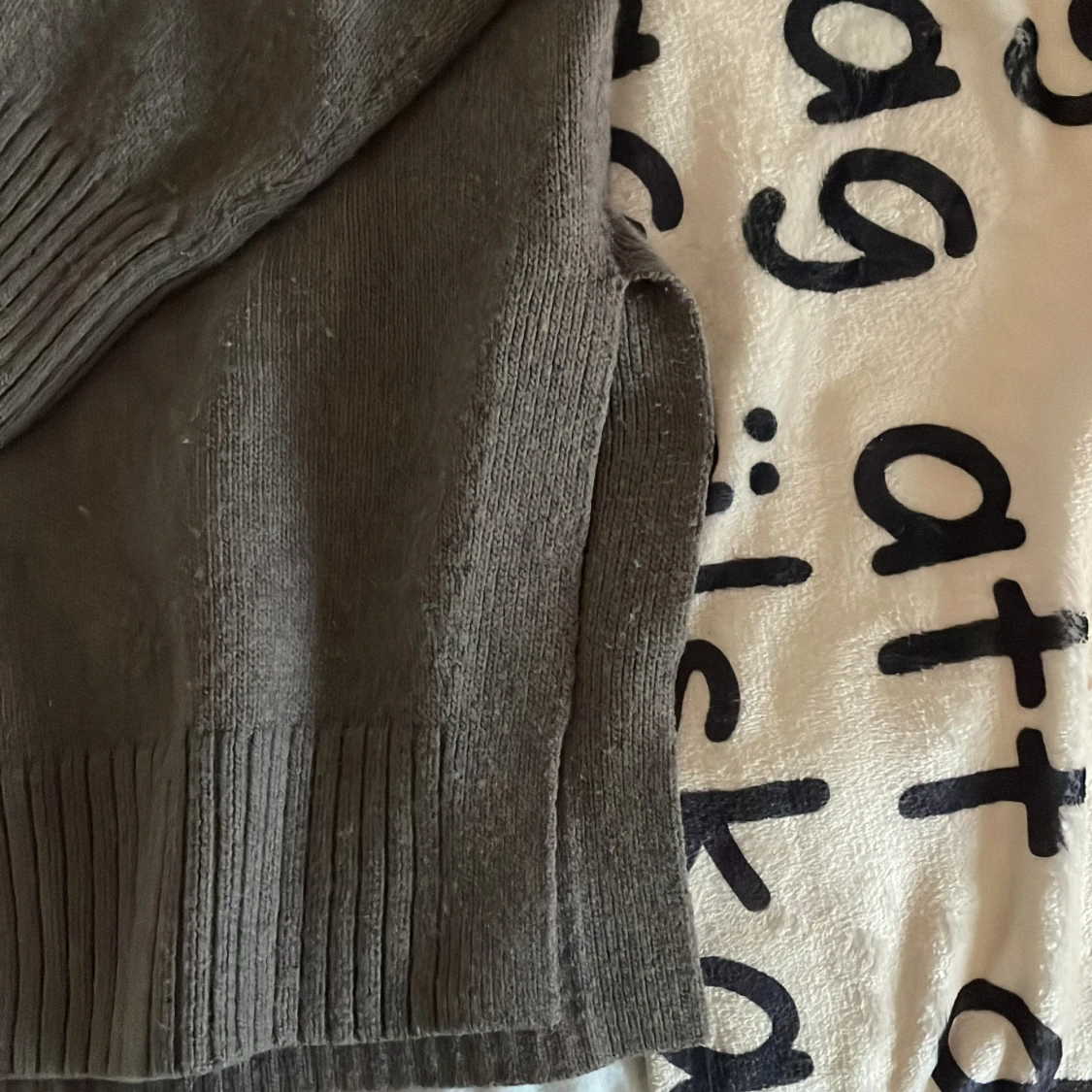 Brun stickad polotröja - 90