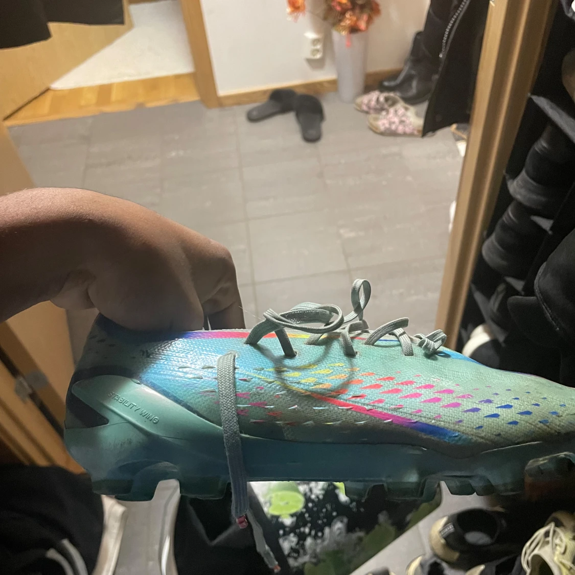 Färgglada fotbollsskor från Adidas - 92