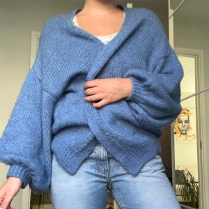 Blå stickad kofta - Oversized blå stickad kofta från Asos Design 🥰