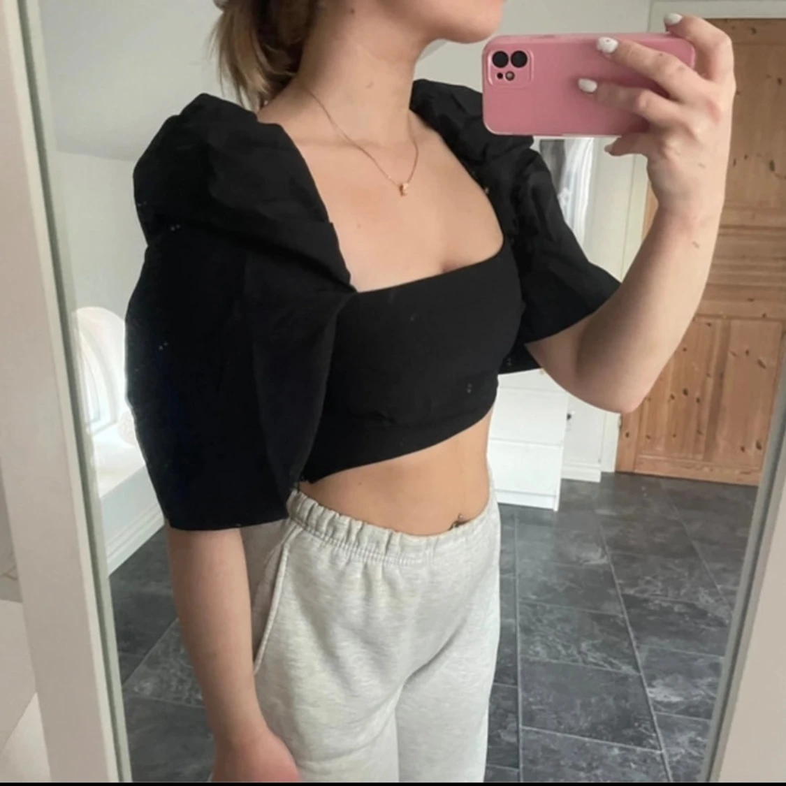 Svart croppad topp - 90