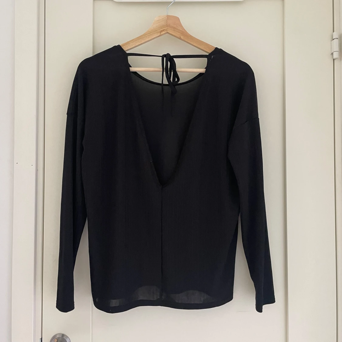 Svart långärmad topp från Jacqueline de Yong - 90