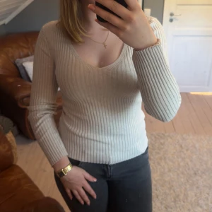 Beige tröja  - St M Superfin 