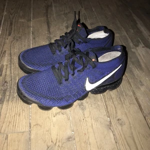 Nike Vapormax - Säljs utan låda då jag inte vet var den är eller om jag har kvar den men skorna är i bra skicka och är av storlek 41