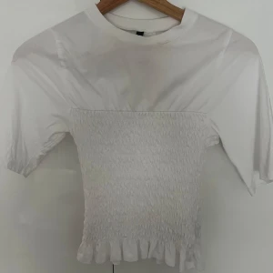 smockad topp hm - använd några få gånger, nyskick utan defekter💕