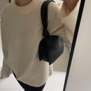 Väska - Säljer denna söta handväska från NAKD! 