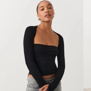 Soft touch topp - Jätte fin soft touch square neck top från Gina🥰 Använd en gång!