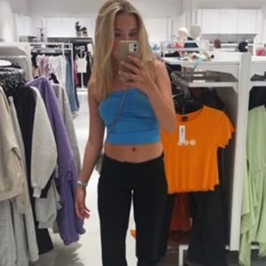 topp - Tubetopp i fint skick! Tveka inte att höra av er vid frågor 😊